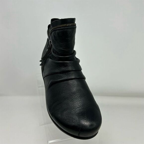 Abeo Women's Calla Black Ruched Leather Ankle Booties Size 7 Outside Zipper - Picture 2 of 15
